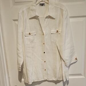 White Button-Up Shirt with Gold Accents: JM Collection, size18